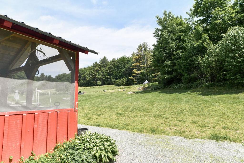 Craftsbury Farmhouse Exterior photo